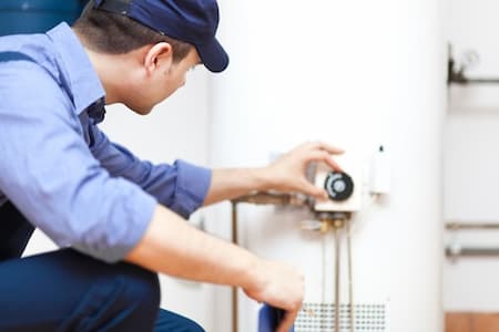 https://www.martinmastersplumbing.com/fbm-data/images/services/water-heaters.jpg